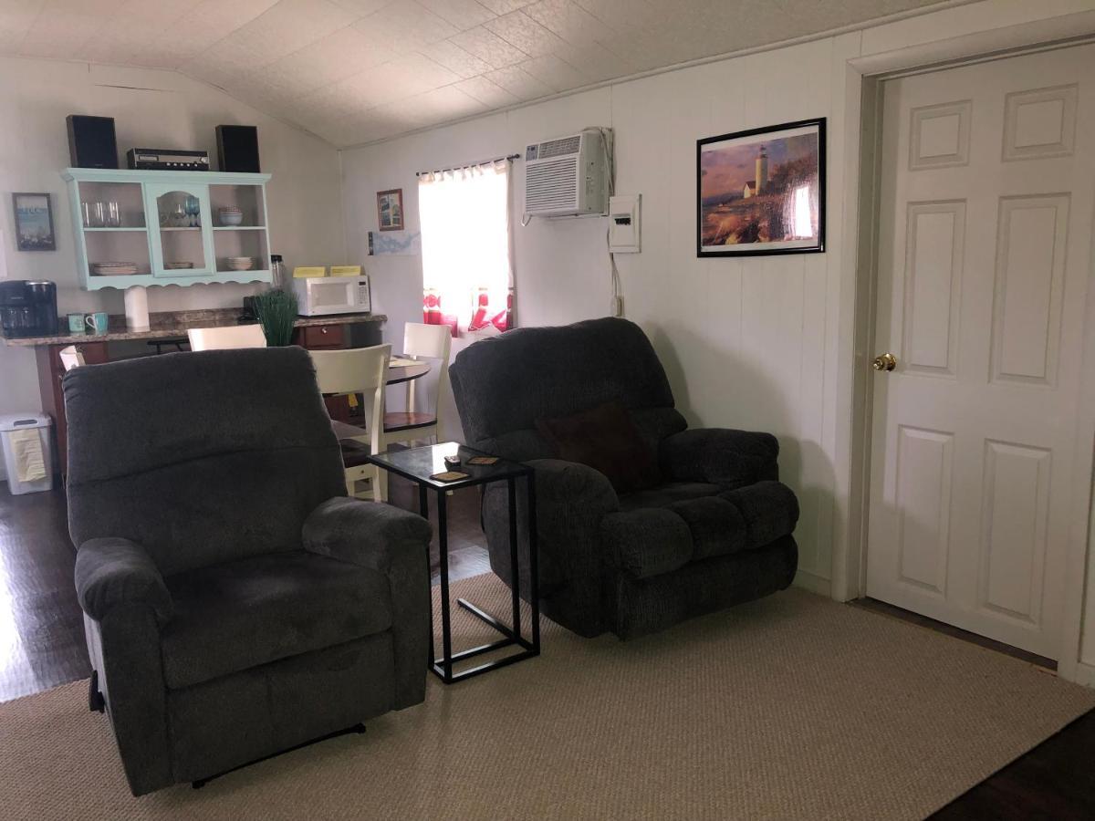 Whiskey River Cottages Formerly Seaway Slips Clayton Bagian luar foto