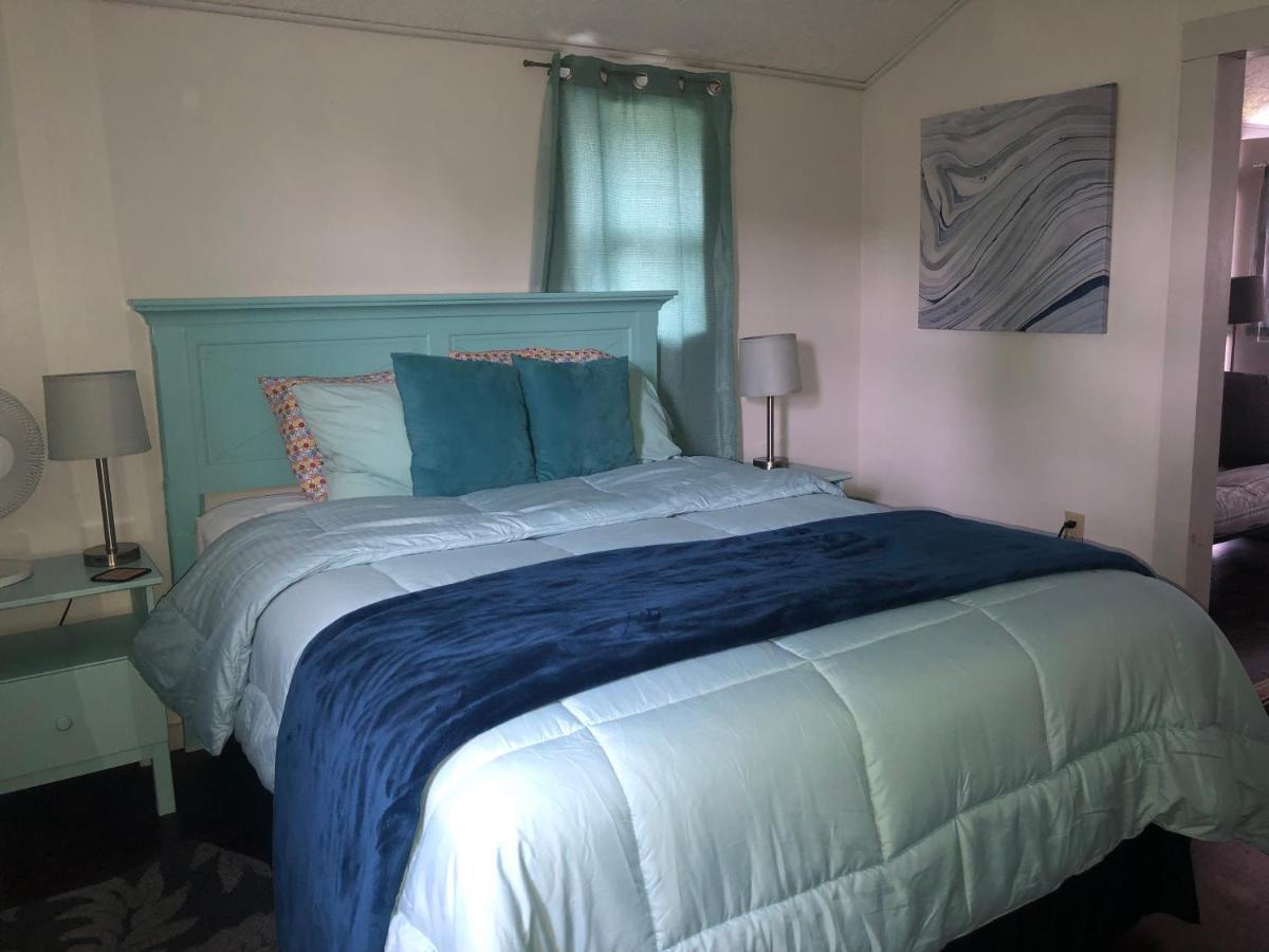 Whiskey River Cottages Formerly Seaway Slips Clayton Bagian luar foto
