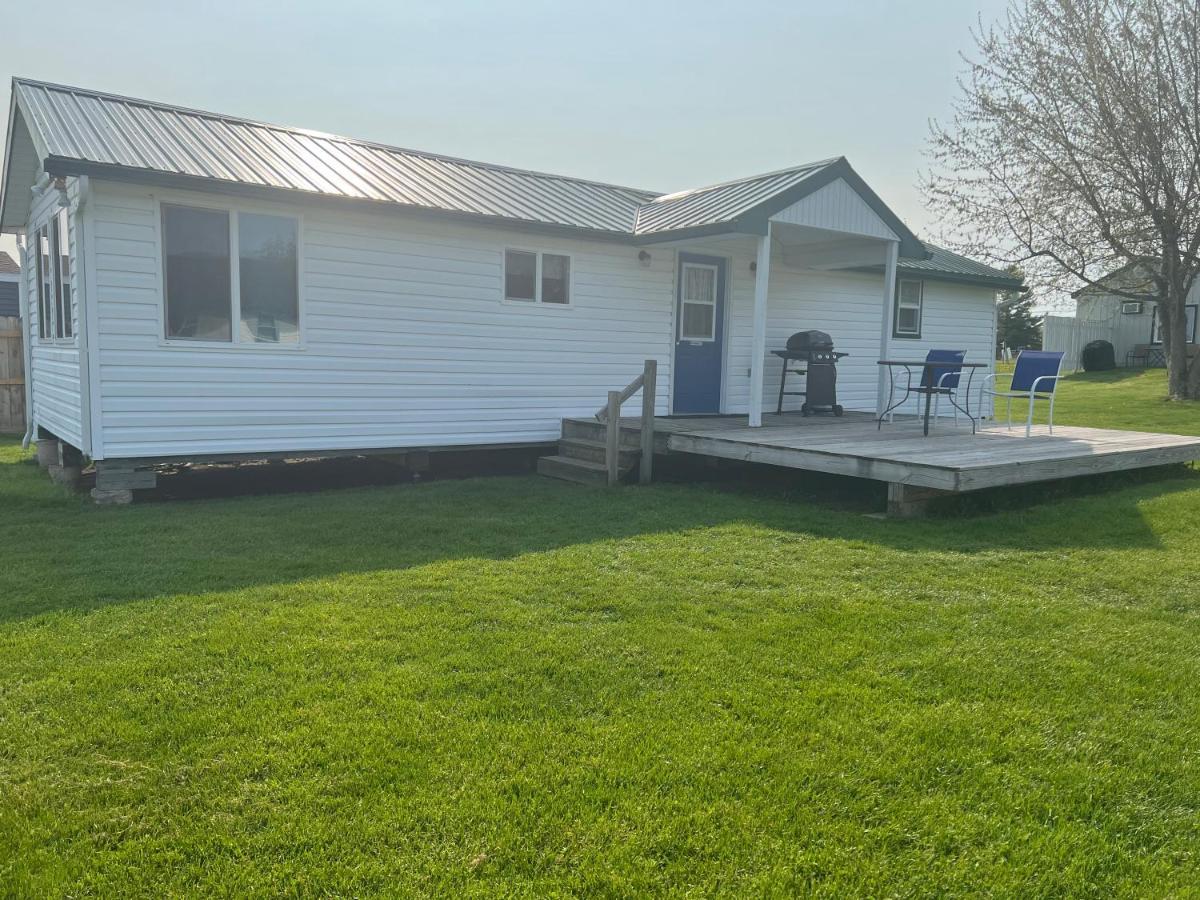 Whiskey River Cottages Formerly Seaway Slips Clayton Bagian luar foto