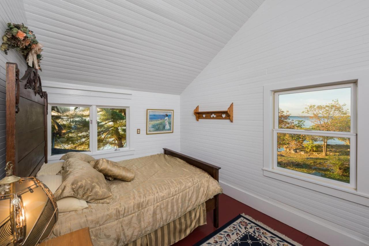 Whiskey River Cottages Formerly Seaway Slips Clayton Bagian luar foto