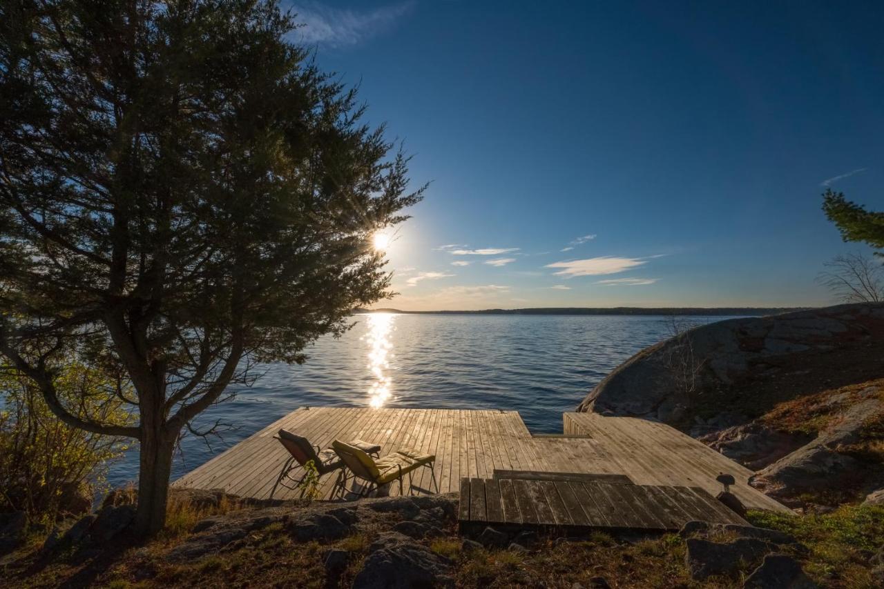 Whiskey River Cottages Formerly Seaway Slips Clayton Bagian luar foto