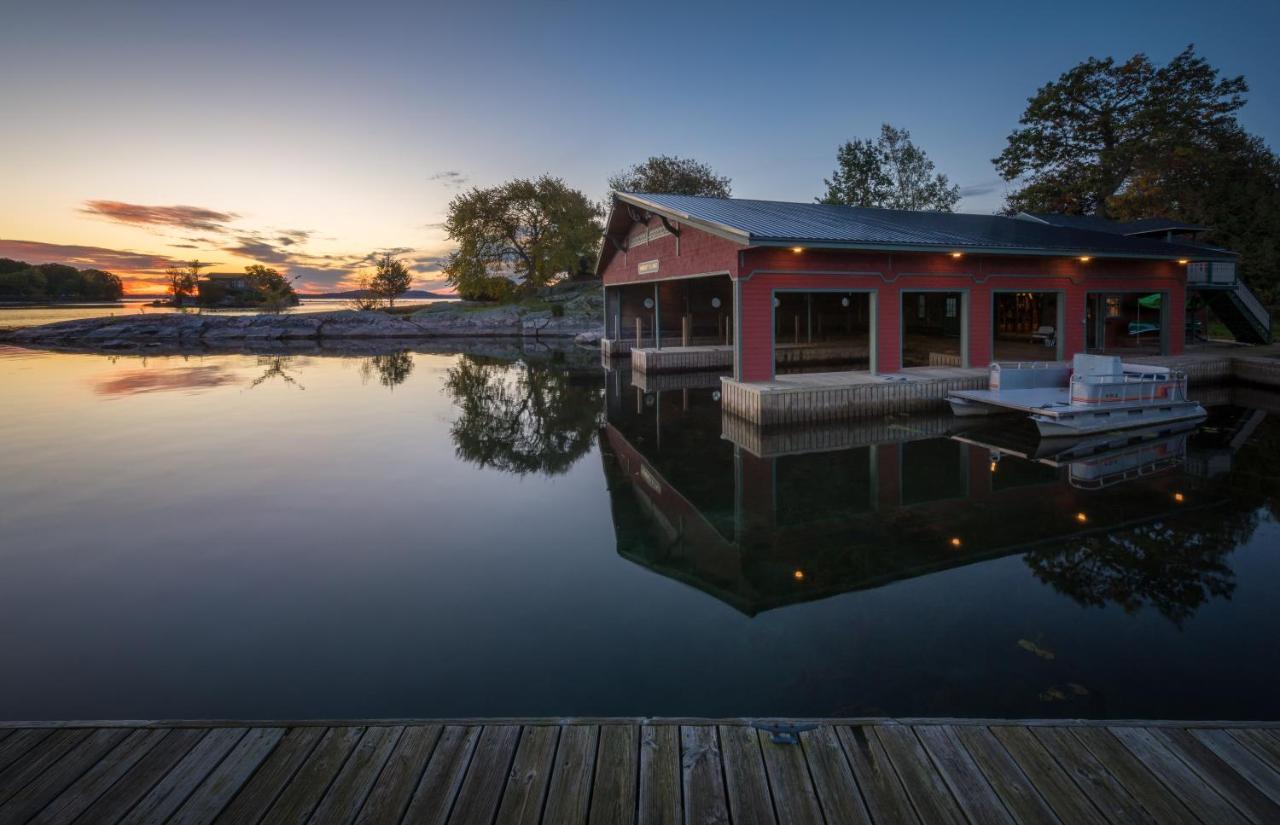 Whiskey River Cottages Formerly Seaway Slips Clayton Bagian luar foto