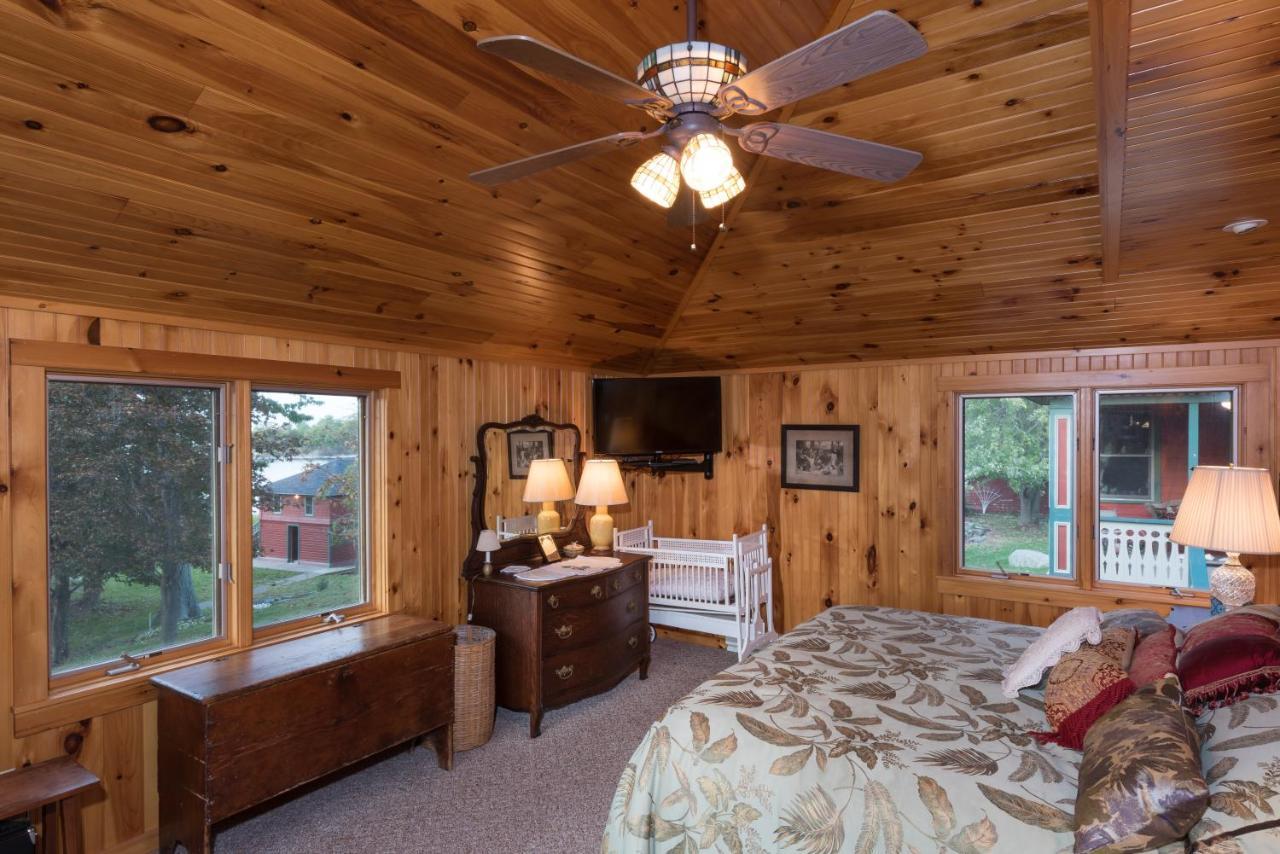 Whiskey River Cottages Formerly Seaway Slips Clayton Bagian luar foto